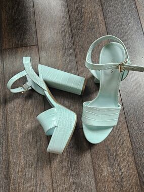 Guess Mint Croc-Embossed Block Heel Sandal